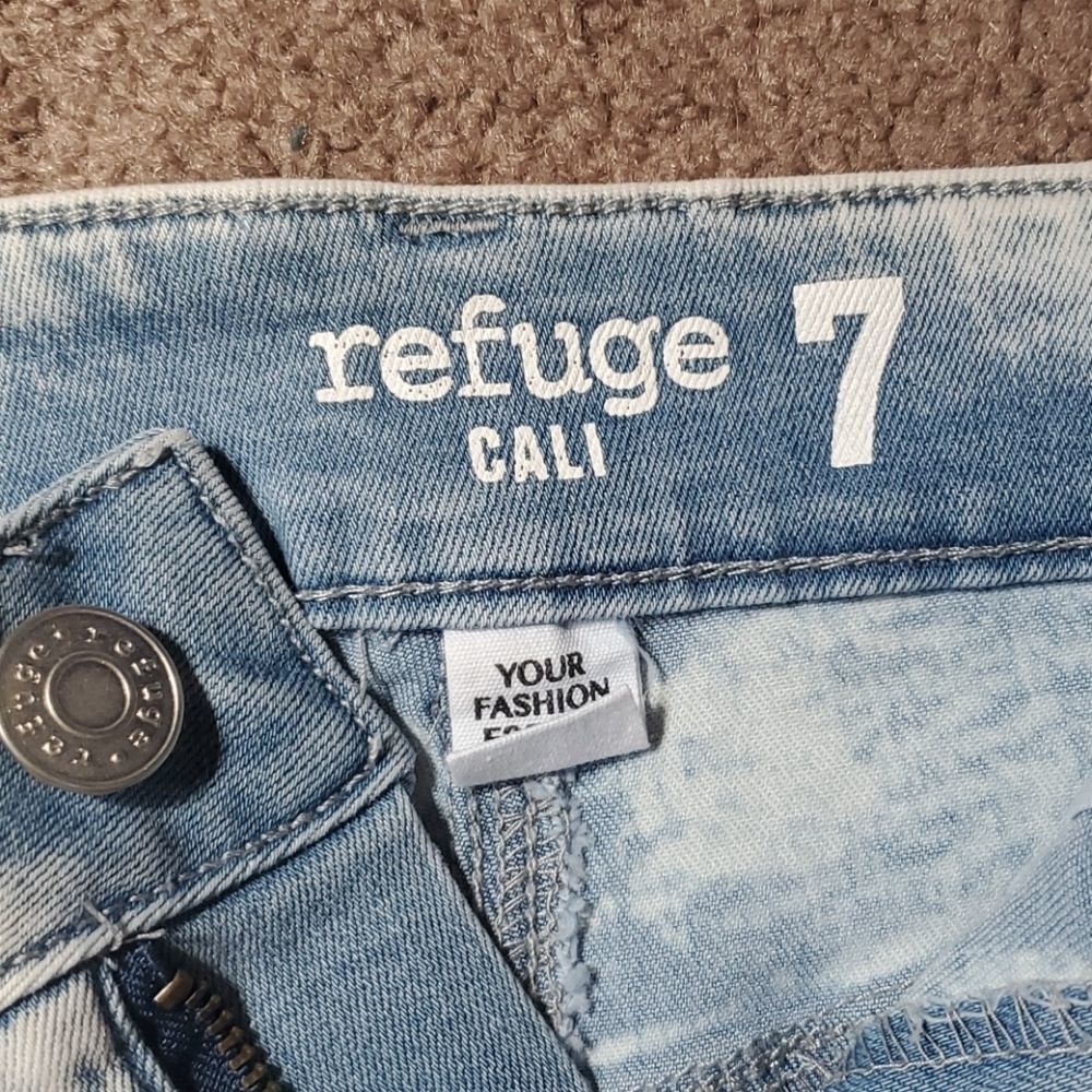 REFUGE High Rise Jean Shorts - Picture 2 of 7